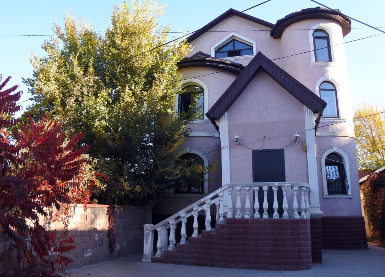 A Pousada Almaty Backpackers Exterior foto