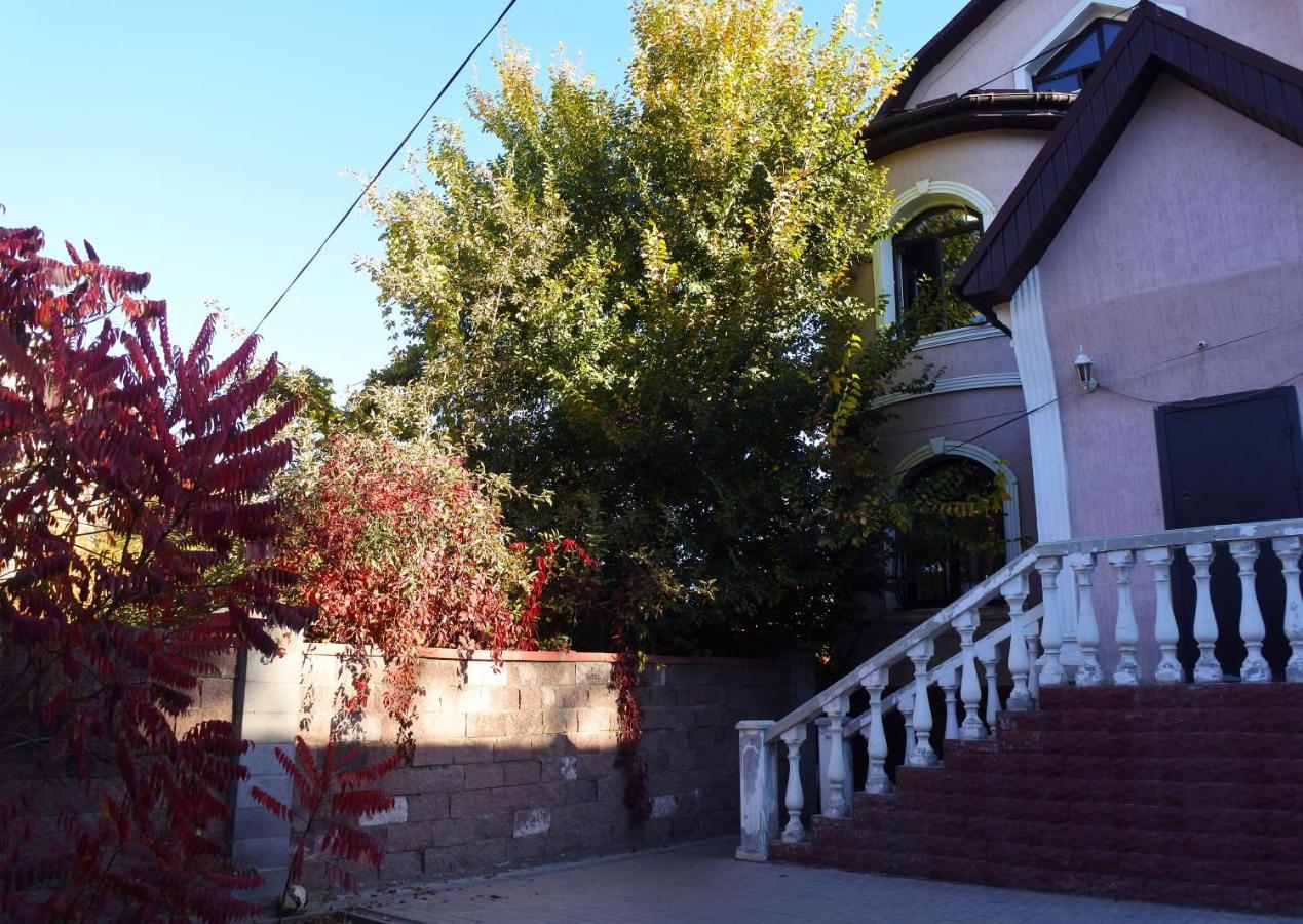 A Pousada Almaty Backpackers Exterior foto