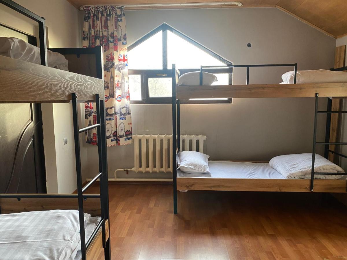 A Pousada Almaty Backpackers Exterior foto