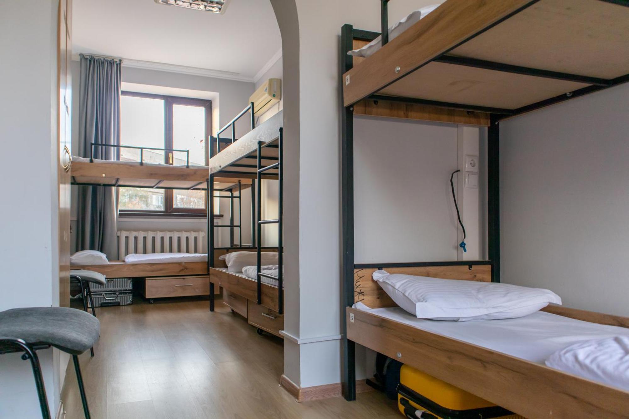 A Pousada Almaty Backpackers Exterior foto