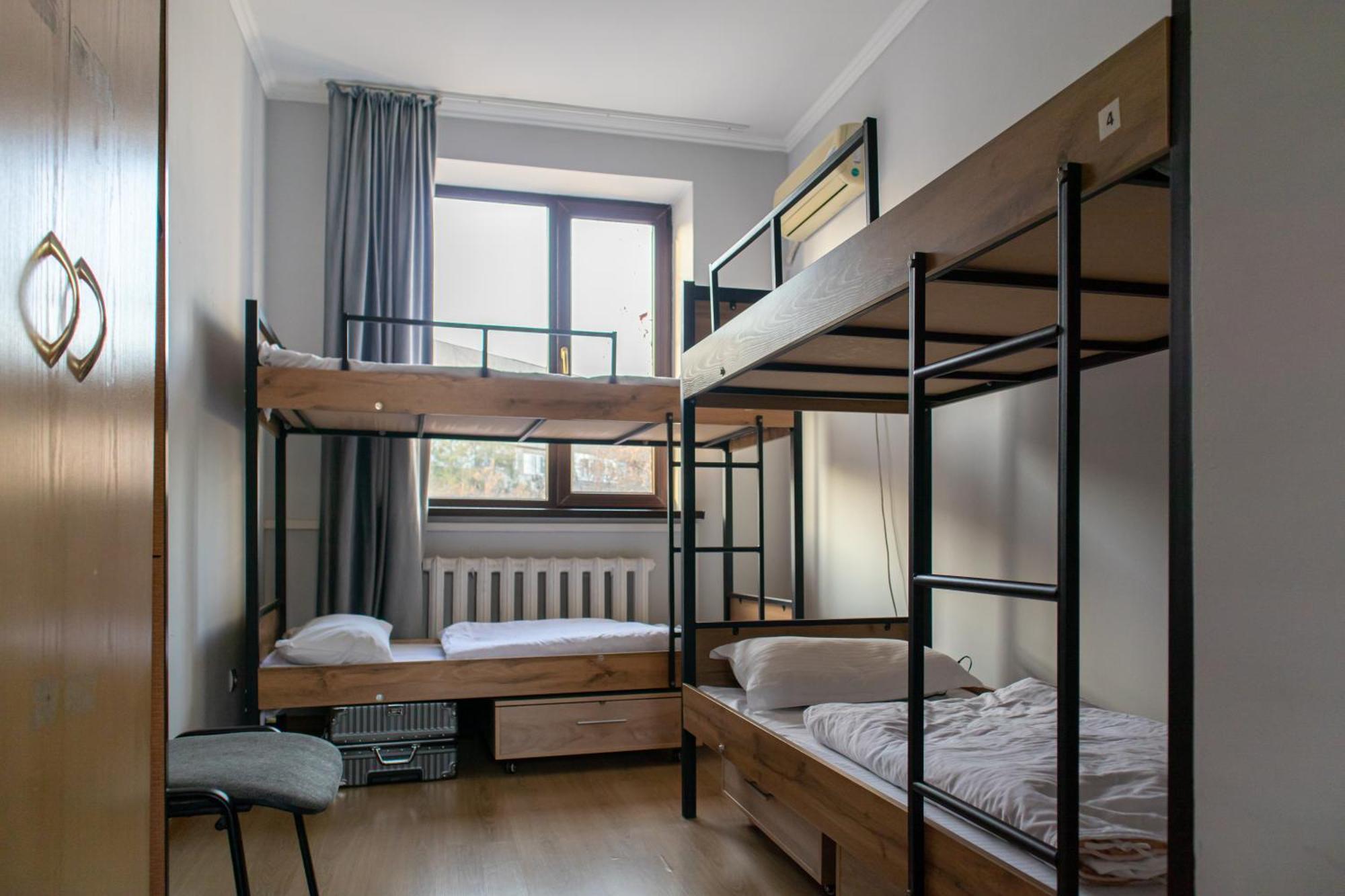 A Pousada Almaty Backpackers Exterior foto